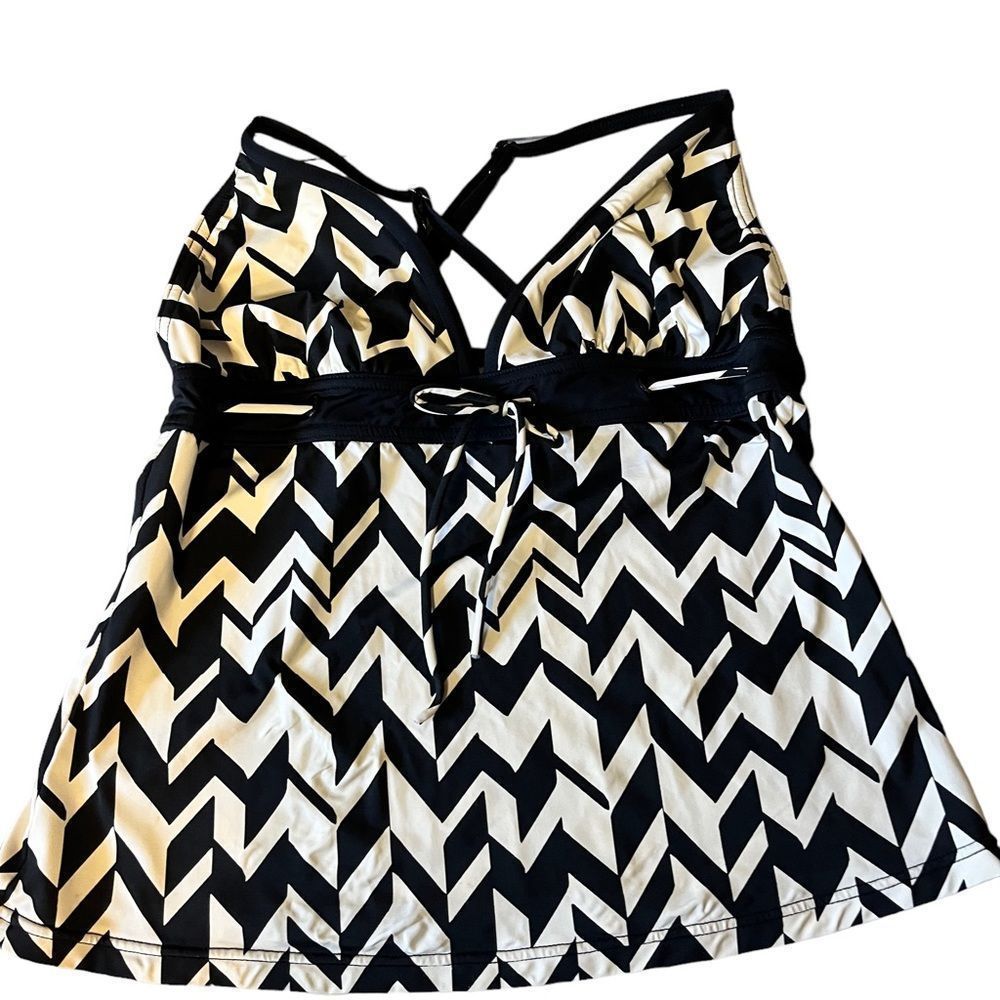 Jag Tankini Abstract Black and White Pattern Adjustable Straps and Ties Under